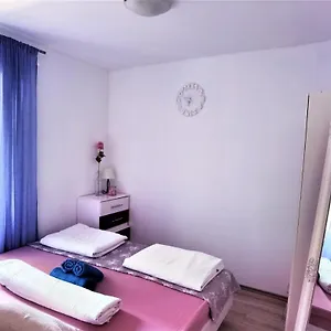 Chloe Apartment Trogir