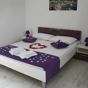 Gold Town Centre Old Town Apartment
